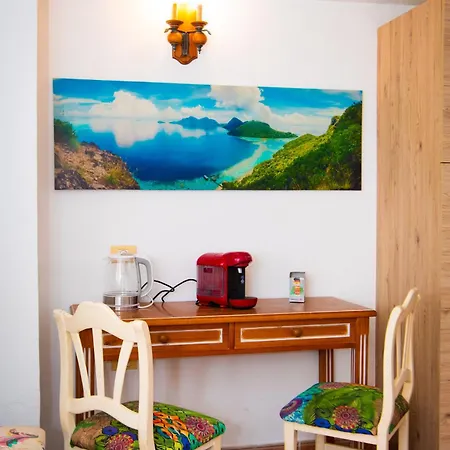 Blue Lagoon Πανσιόν