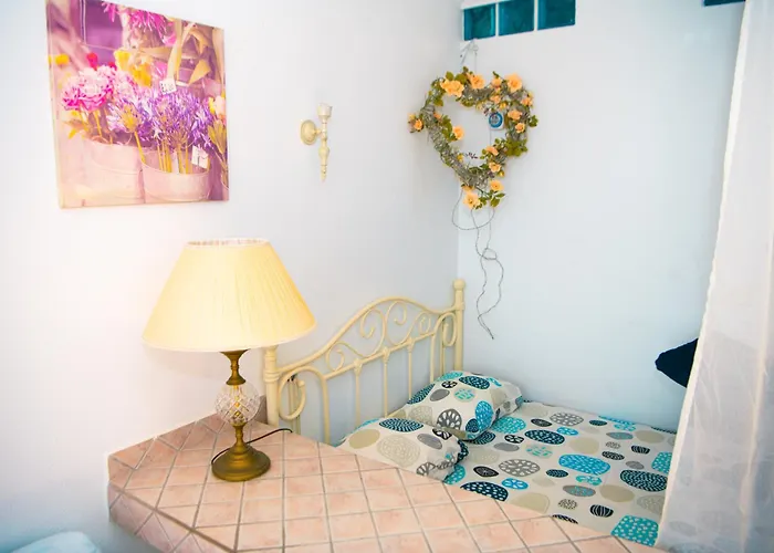 Blue Lagoon Guest house *