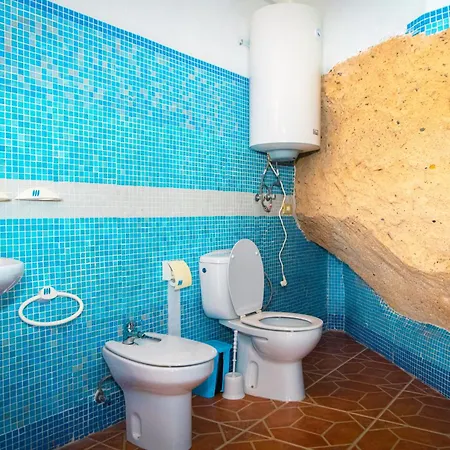 Blue Lagoon בית הארחה *